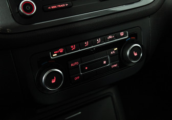 Подержанный автомобиль Volkswagen Tiguan 2014 года (15 фото)