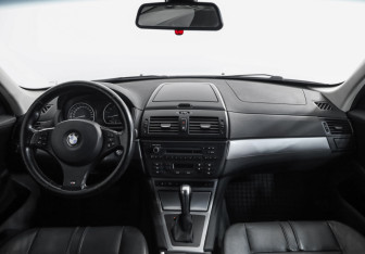 Подержанный автомобиль BMW X3 2009 года (10 фото)