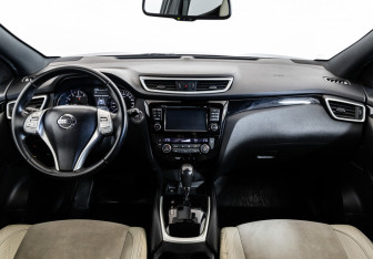 Подержанный автомобиль Nissan Qashqai 2016 года (10 фото)