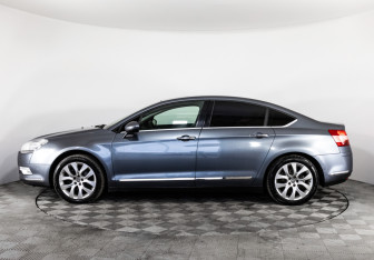 Подержанный автомобиль Citroen C5 Sedan 2008 года (8 фото)