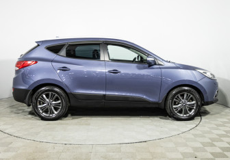 Подержанный автомобиль Hyundai ix35 2014 года (4 фото)