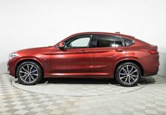 Подержанный автомобиль BMW X4 2018 года (8 фото)