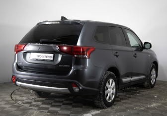 Подержанный автомобиль Mitsubishi Outlander 2018 года (5 фото)