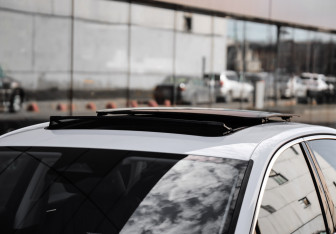 Подержанный автомобиль Hongqi H5 2023 года (3 фото)