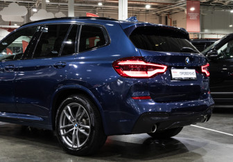 Подержанный автомобиль BMW X3 2018 года (11 фото)