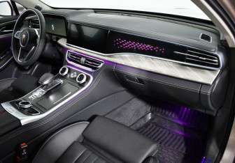 Подержанный автомобиль Hongqi H9 2023 года (14 фото)