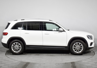 Подержанный автомобиль Mercedes-Benz GLB 2020 года (4 фото)