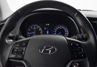 Подержанный автомобиль Hyundai Tucson 2016 года (15 фото)