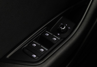 Подержанный автомобиль Audi A4 Sedan 2016 года (22 фото)