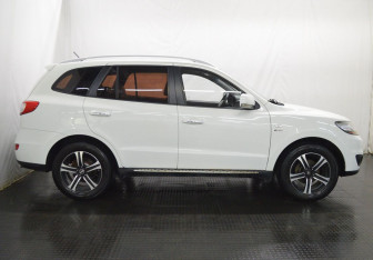 Подержанный автомобиль Hyundai Santa Fe 2010 года (4 фото)