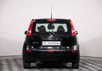 Подержанный автомобиль Nissan Note 2008 года (6 фото)