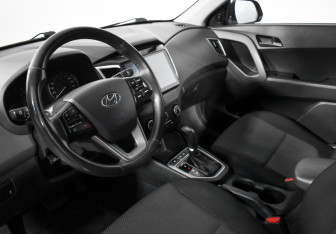 Подержанный автомобиль Hyundai Creta 2019 года (9 фото)