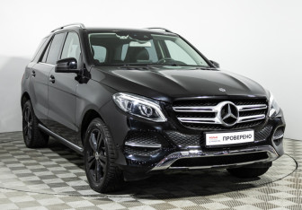 Подержанный автомобиль Mercedes-Benz GLE 2017 года (3 фото)