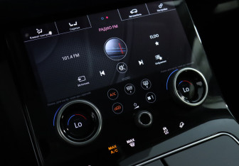 Подержанный автомобиль Land Rover Range Rover Velar 2019 года (17 фото)