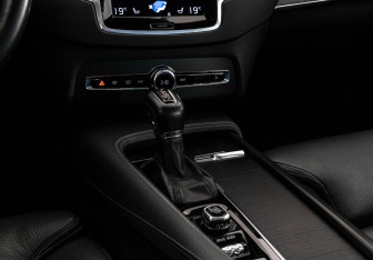 Подержанный автомобиль Volvo XC90 2019 года (15 фото)