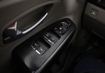 Подержанный автомобиль Kia Carnival 2016 года (16 фото)