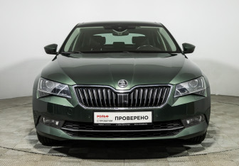 Подержанный автомобиль Skoda Superb Liftback 2018 года (2 фото)