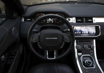 Подержанный автомобиль Land Rover Range Rover Evoque 2017 года (21 фото)