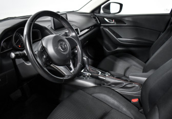 Подержанный автомобиль Mazda 3 Sedan 2014 года (9 фото)