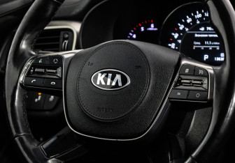 Подержанный автомобиль Kia Sorento 2018 года (11 фото)