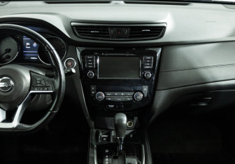 Подержанный автомобиль Nissan X-Trail 2021 года (14 фото)