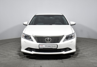 Подержанный автомобиль Toyota Camry Sedan 2014 года (2 фото)