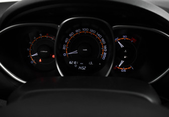 Подержанный автомобиль LADA (ВАЗ) Vesta Sedan 2017 года (17 фото)