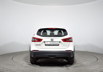Подержанный автомобиль Nissan Qashqai 2019 года (6 фото)