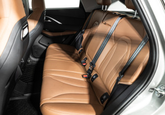 Подержанный автомобиль Omoda C5 2023 года (10 фото)