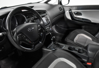 Подержанный автомобиль Kia Ceed Wagon 2018 года (9 фото)