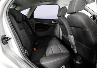 Подержанный автомобиль Ford Focus Hatchback 2011 года (15 фото)