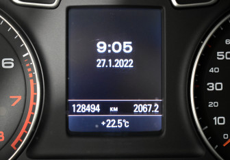 Подержанный автомобиль Audi Q3 2012 года (8 фото)