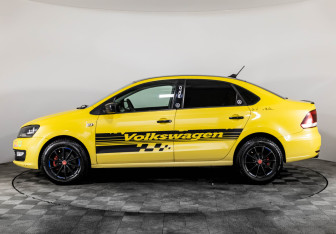 Подержанный автомобиль Volkswagen Polo Sedan 2018 года (8 фото)