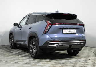 Подержанный автомобиль Geely Atlas 2023 года (7 фото)