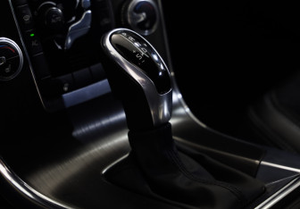 Подержанный автомобиль Volvo S60 2014 года (18 фото)