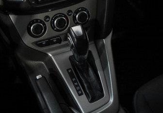 Подержанный автомобиль Ford Focus Sedan 2013 года (16 фото)