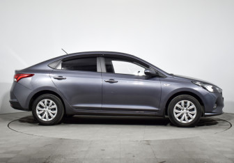 Подержанный автомобиль Hyundai Solaris Sedan 2021 года (4 фото)