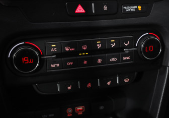 Подержанный автомобиль Kia Ceed Hatchback 2018 года (15 фото)