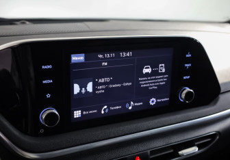 Подержанный автомобиль Hyundai Sonata 2022 года (15 фото)