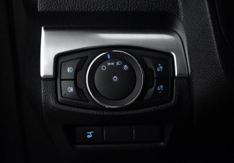 Подержанный автомобиль Ford Explorer 2018 года (24 фото)