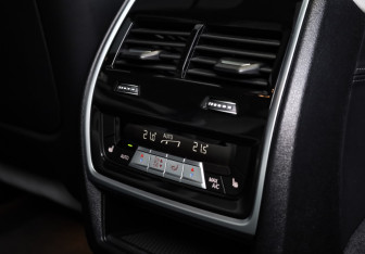 Подержанный автомобиль BMW X5 M 2021 года (34 фото)