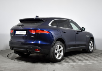 Подержанный автомобиль Jaguar F-Pace 2019 года (5 фото)