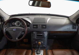 Подержанный автомобиль Volvo XC90 2013 года (9 фото)
