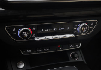Подержанный автомобиль Audi Q5 2018 года (17 фото)