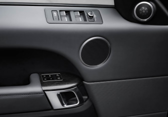 Подержанный автомобиль Land Rover Range Rover Sport 2015 года (29 фото)