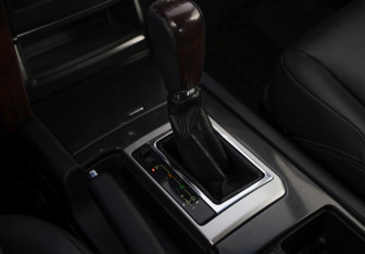 Подержанный автомобиль Toyota Land Cruiser Prado 2014 года (16 фото)