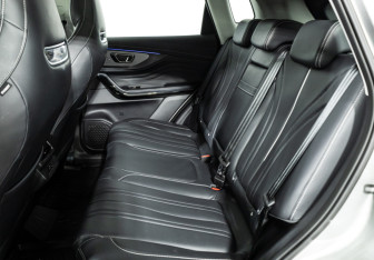 Подержанный автомобиль Exeed LX 2024 года (10 фото)