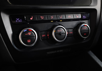 Подержанный автомобиль Volkswagen Jetta Sedan 2014 года (15 фото)