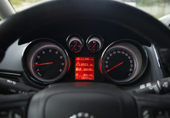 Подержанный автомобиль Opel Zafira Compactvan 2014 года (14 фото)