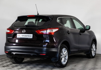 Подержанный автомобиль Nissan Qashqai 2014 года (5 фото)